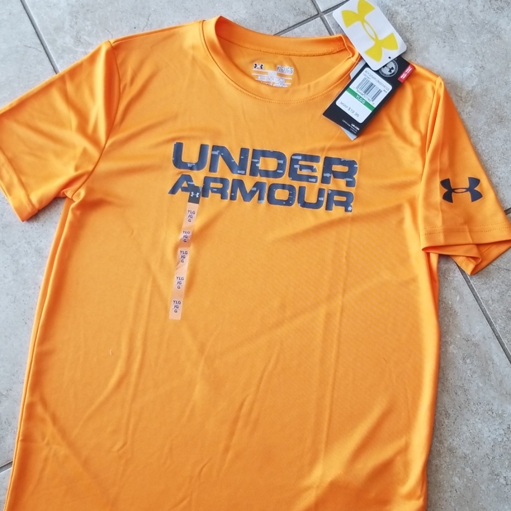 NWT Under Armour Boys Tee